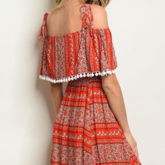 RED FLORAL MAXI DRESS - Picture 3 of 8